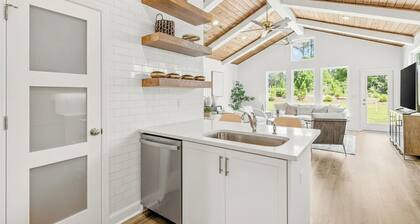 Modern 3BR/2.5BTH Landon Hills Retreat