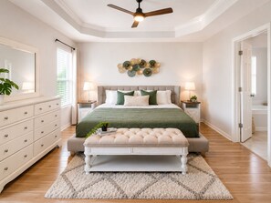 In-room safe, iron/ironing board, travel cot, free WiFi - Cozy Coastal Retreat • Near NASA & Kemah (Kemah)