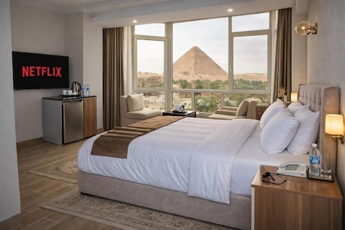 Pyramids Wonders Hotel
