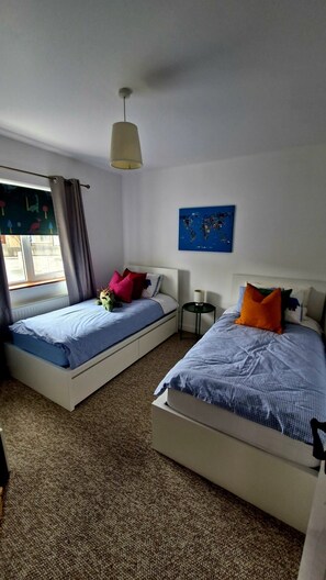 4 bedrooms, WiFi, bed sheets - Ocean Heights house (Dunfanaghy)