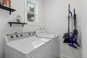 Interior - Modern 3-bedroom house with in charming Old Town Georgetown (Georgetown)