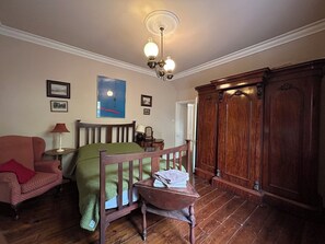 5 chambres, fer et planche à repasser, Wi-Fi