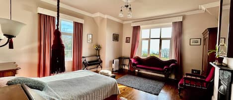 5 bedrooms, iron/ironing board, WiFi