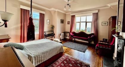 Victorian Deco House - 5-bedroom house in Ventnor perfect for family getaways