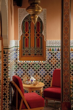 Dining - RIAD GHIZLINA (Marrakech)
