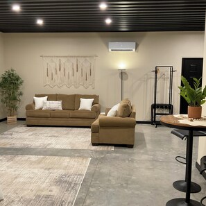 Interior - The serenity studio near route 66 (Webb City)