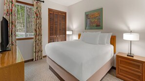 Iron/ironing board, free WiFi, bed sheets - 1br Deluxe Boating, Skiing, Fun in the Sun -ML (Sapphire)