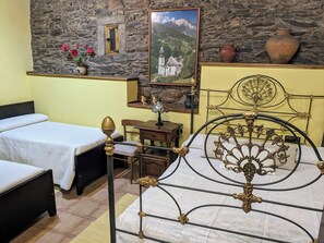 Iron/ironing board, internet, bed sheets - Vrbo Property (Bóveda)