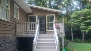 Exterior detail - Peaceful 4-bedroom bed & breakfast with AC in Snellville (Snellville)