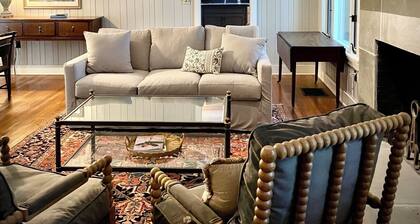 Charming 4-bedroom Lake View Lodge in Highlands perfect for relaxing getaways