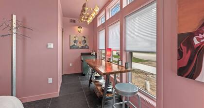 Private Studio | Walk to Restaurants, Cafés & Downtown Sheboygan