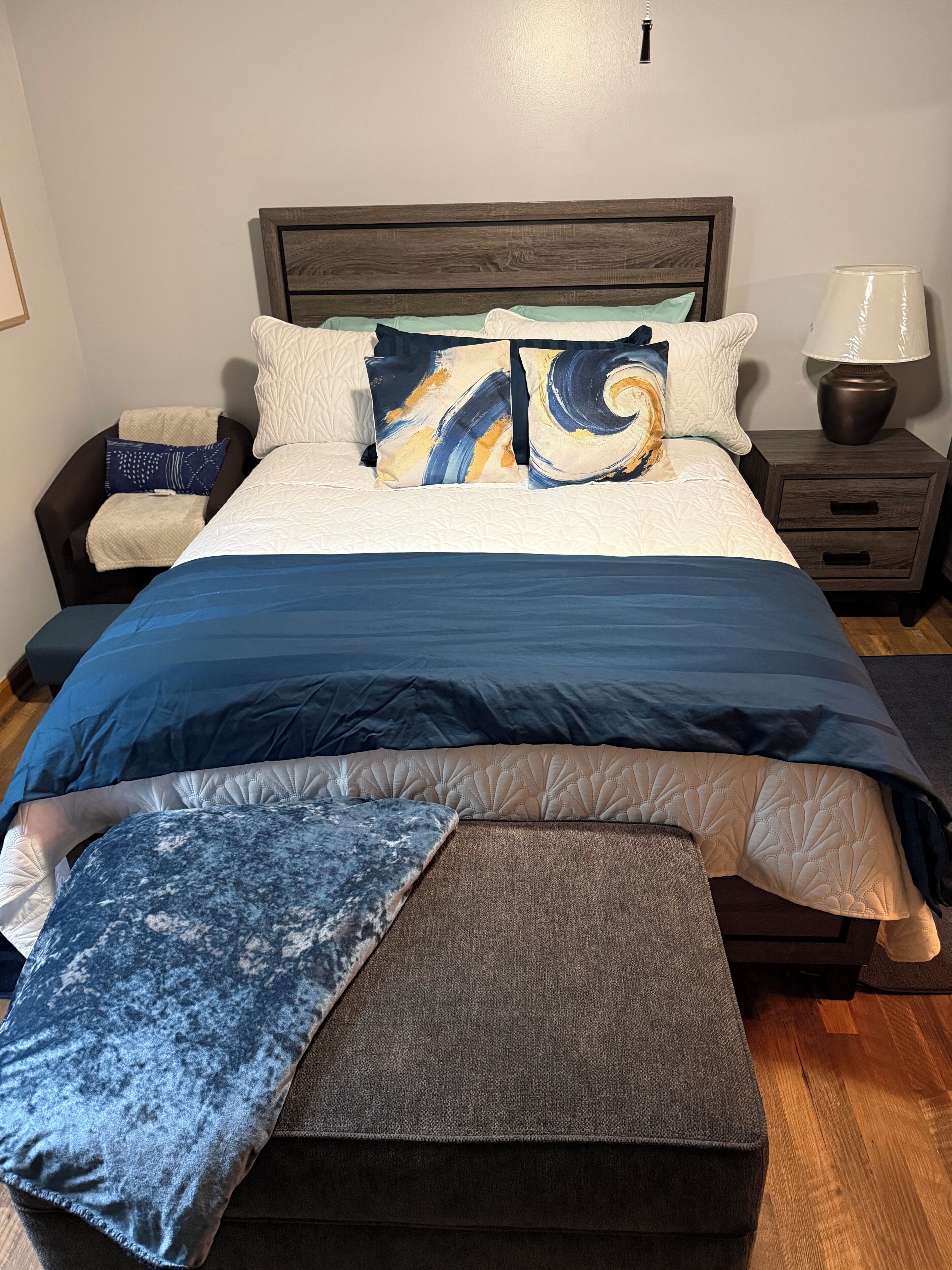 3 bedrooms, iron/ironing board, WiFi, bed sheets