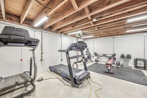 Fitness facility - Luxury World Cup Executive Oasis: Walking to England Headquarters (Overland Park)