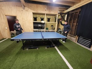 Game room - Vrbo Property (Parfondeval)