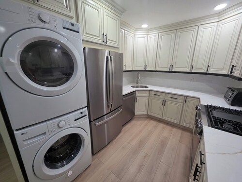 Elegant 3 bedroom, 2 full bathroom in Uniondale