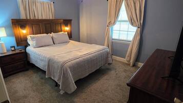 2 bedrooms, desk, free WiFi, bed sheets