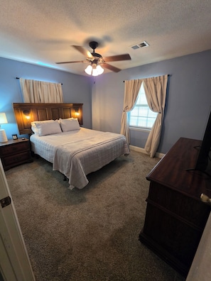 2 bedrooms, desk, free WiFi, bed sheets