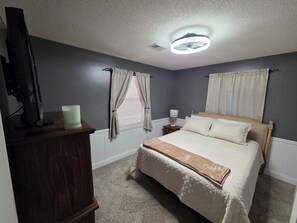 2 bedrooms, desk, free WiFi, bed sheets - Padgett Peaceful Acres (Andalusia)