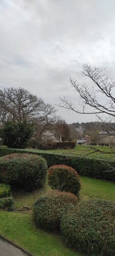 LORIENT, T2 furnished (balcony overlooking Etang du Ter) bus to Larmor beaches 3 km