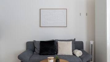 Deluxe Apartment, 1 Queen Bed with Sofa bed | Living area