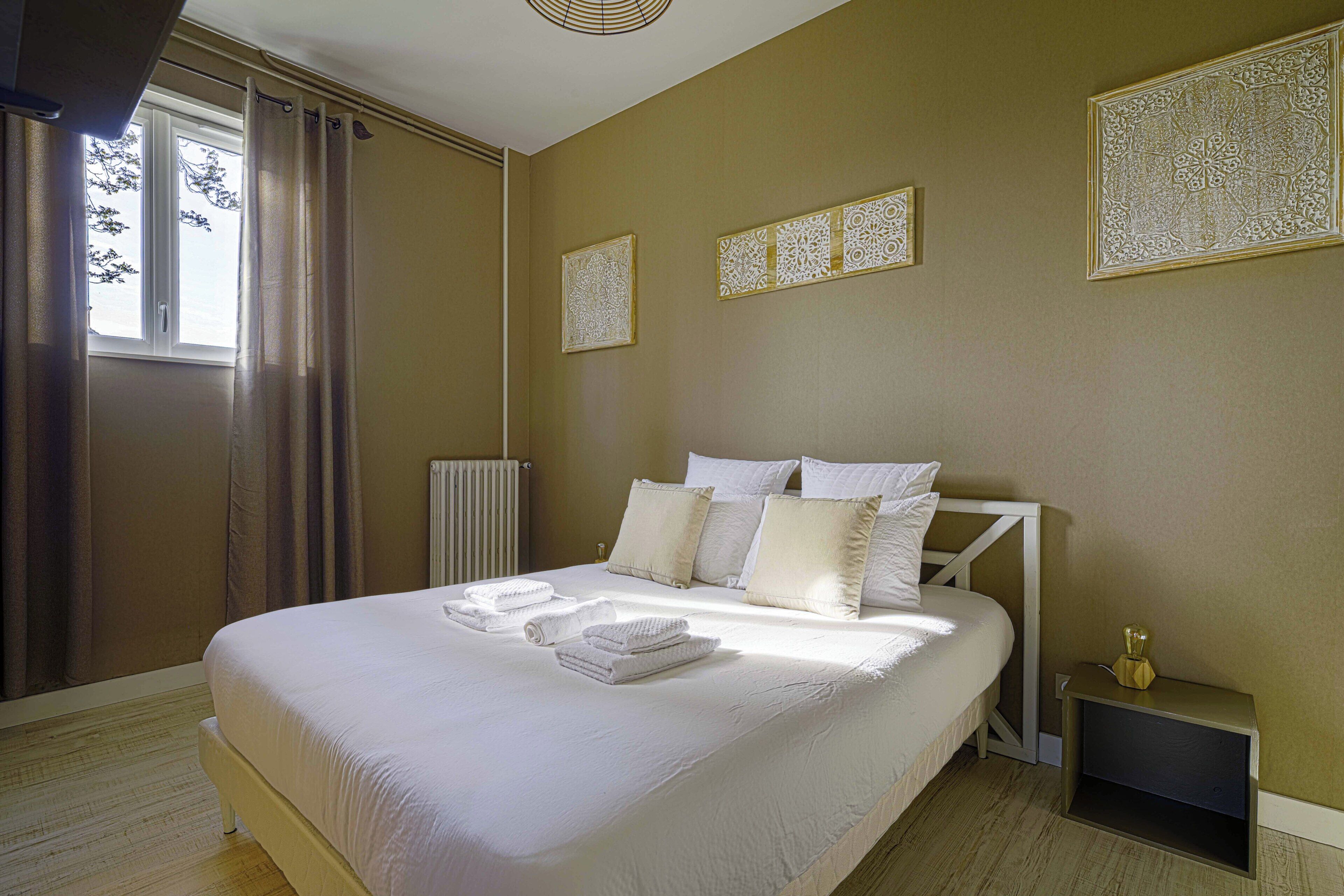 1 chambre, fer et planche à repasser, lit parapluie, Wi-Fi gratuit