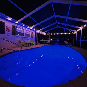 Outdoor pool - Private pool - game room - 4 BR - Mins to Clearwater Beach (Largo)