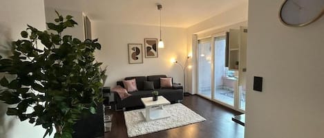 Comfort Apartment, 1 Double Bed with Sofa bed, Balcony | Living area