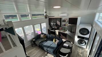 TV, fireplace, video games, offices