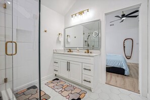 Bathroom - Paradiso in Frisco, A perfect home away from home in North, Dallas! (Frisco)