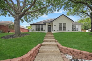 Exterior - Paradiso in Frisco, A perfect home away from home in North, Dallas! (Frisco)