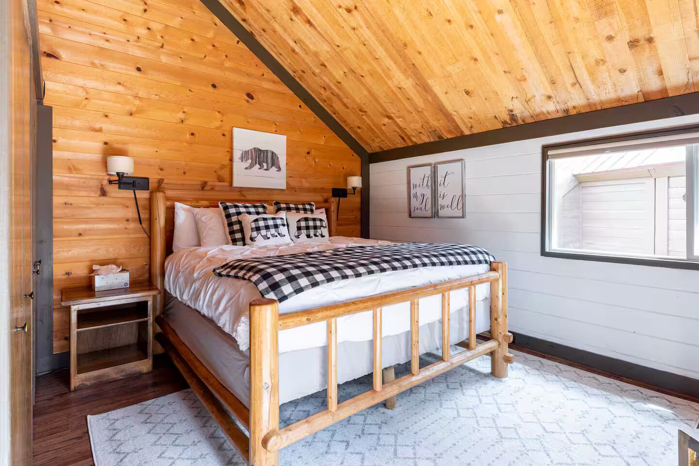 4 slaapkamers, een strijkplank/strijkijzer, wifi, beddengoed