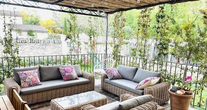Stone farmhouse in the heart of the Luberon