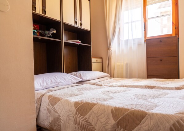 Room - Tropicana, design and comfort at 2 steps from the sea (Lido di Tarquinia)