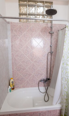 Bathroom - Tropicana, design and comfort at 2 steps from the sea (Lido di Tarquinia)