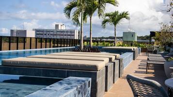Apartment | Pool | Outdoor pool
