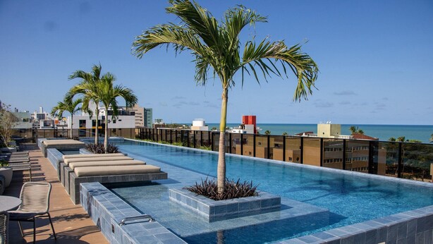 Apartemen Comfort | Kolam renang | Kolam renang outdoor