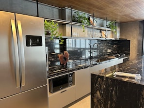 Apartment | Private kitchen | Toaster - Bela Hospedagem - Luxo 359 Hit Cb Branco (João Pessoa)