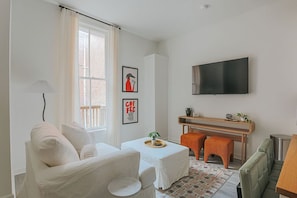 Apartment, Private Bathroom (Daydream & Draft) | Lounge - Daydream & Draft (Staunton)