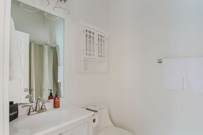Bathroom - Daydream & Draft (Staunton)