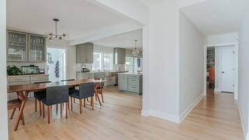Hus - privat badeværelse (Hardwood Hall) | Interiør