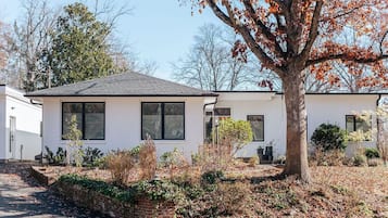 House, Private Bathroom (Hardwood Hall) | Exterior