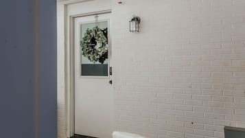 House, Private Bathroom (Hardwood Hall) | Exterior