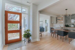 Hus - privat badeværelse (Hardwood Hall) | Spiseområde