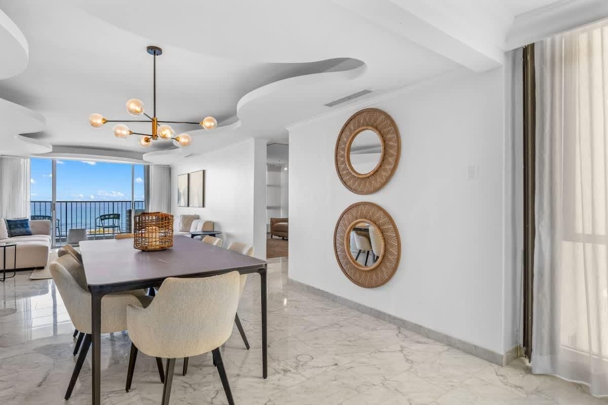 Deluxe-Apartment, Küche, Meerblick | Speisen