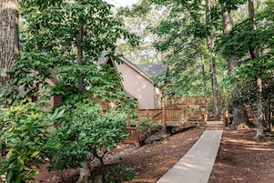 Lägenhet - privat badrum (Laurelwood Hollow) | Exteriör