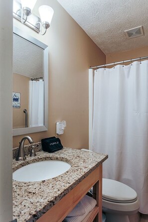 Apartment, Private Bathroom (Laurelwood Hollow) | Bathroom - Laurelwood Hollow (Nellysford)