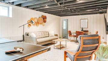 House, Private Bathroom (Lewis Mountain Retreat) | Interior