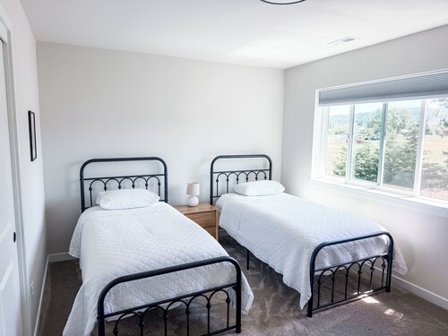 New Sequim Condo Near Olympic Discovery Trail, Golf & Lavender Farms