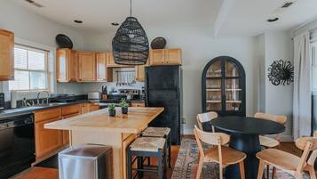 Casa, baño privado (Oasis on 5th) | Cocina compartida