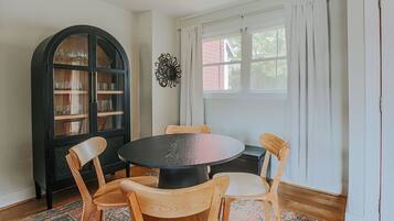 Ferienhaus, eigenes Bad (Oasis on 5th) | Speisen